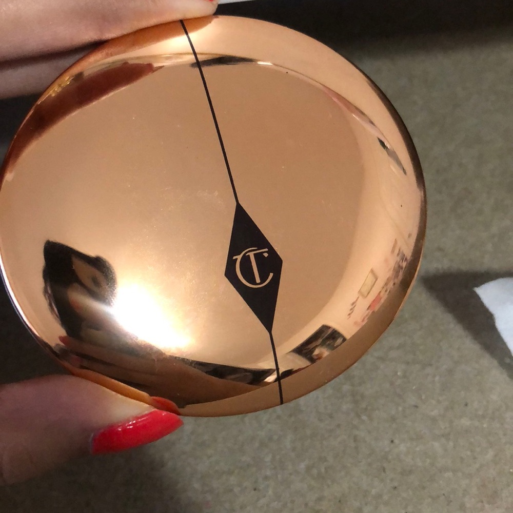 Charlotte tilbury airbrush flawless finish powder